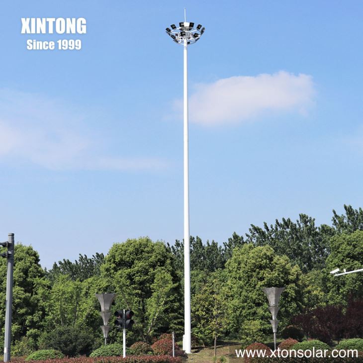12FT High Mast Solar Galvanized Light Poles Untuk Pencahayaan